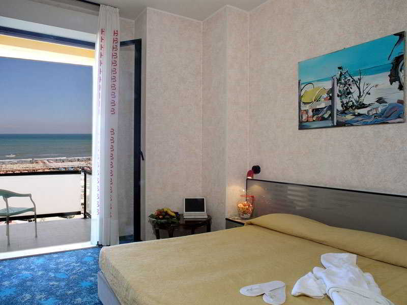 Hotel Boemia Riccione Esterno foto